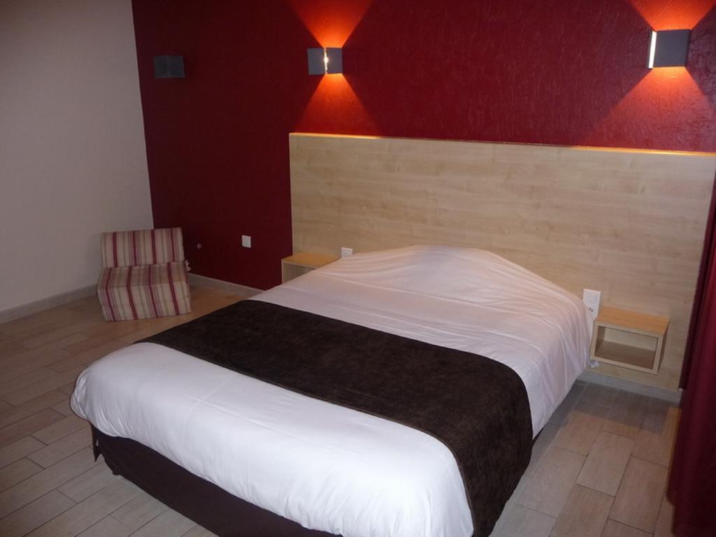 La Godiniere Hotel Cholet Cameră foto