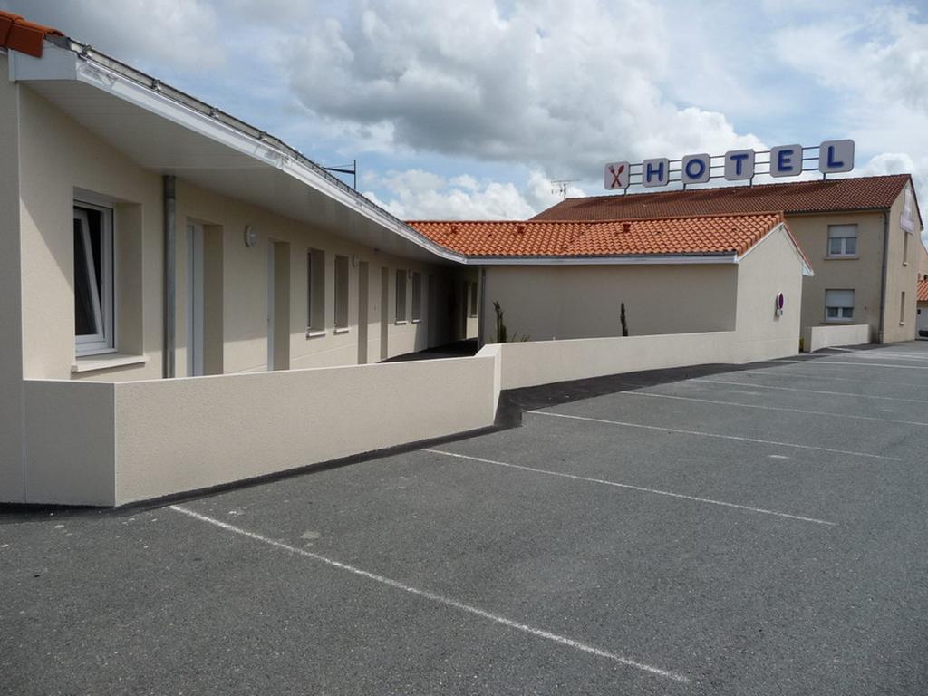 La Godiniere Hotel Cholet Exterior foto